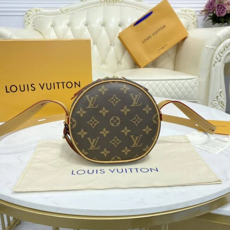 Mythick ru Strap dro LV Monogram Canvas Boite Chapeau Souple PM