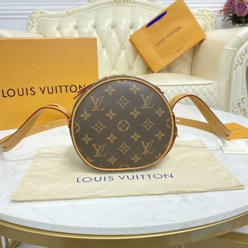 Mythick ru Strap dro LV Monogram Canvas Boite Chapeau Souple PM