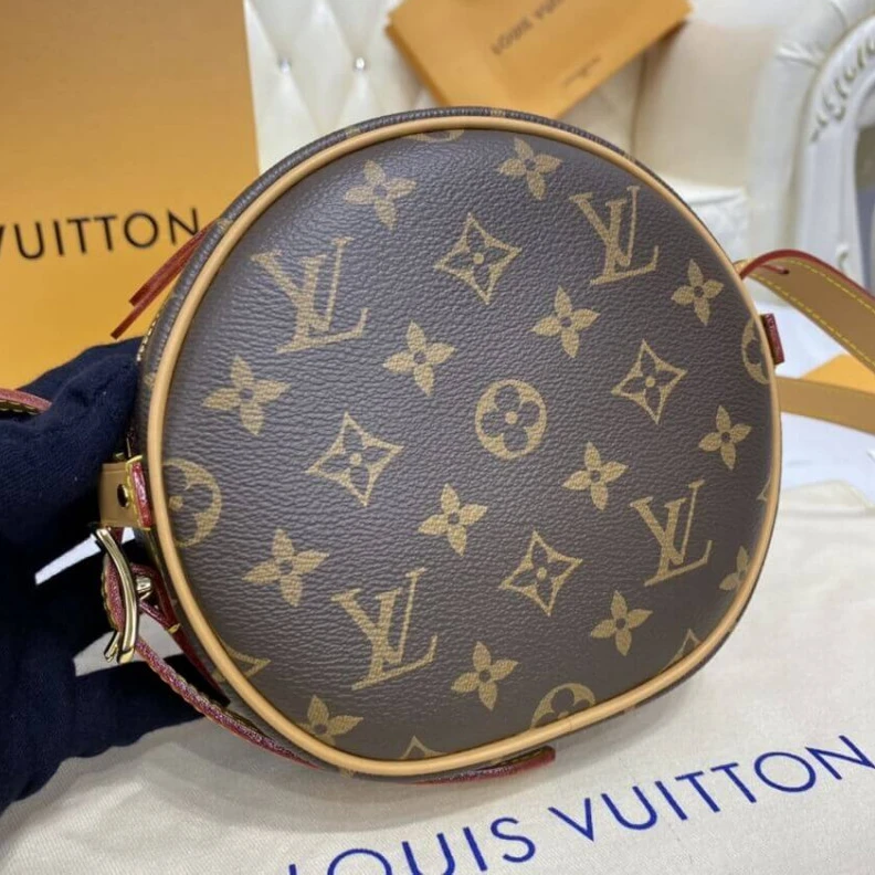Mythick ru Strap dro LV Monogram Canvas Boite Chapeau Souple PM