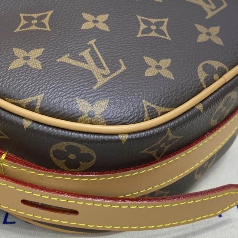 Mythick ru Strap dro LV Monogram Canvas Boite Chapeau Souple PM