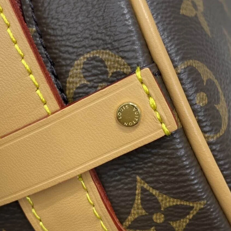Mythick ru Strap dro LV Monogram Canvas Boite Chapeau Souple PM