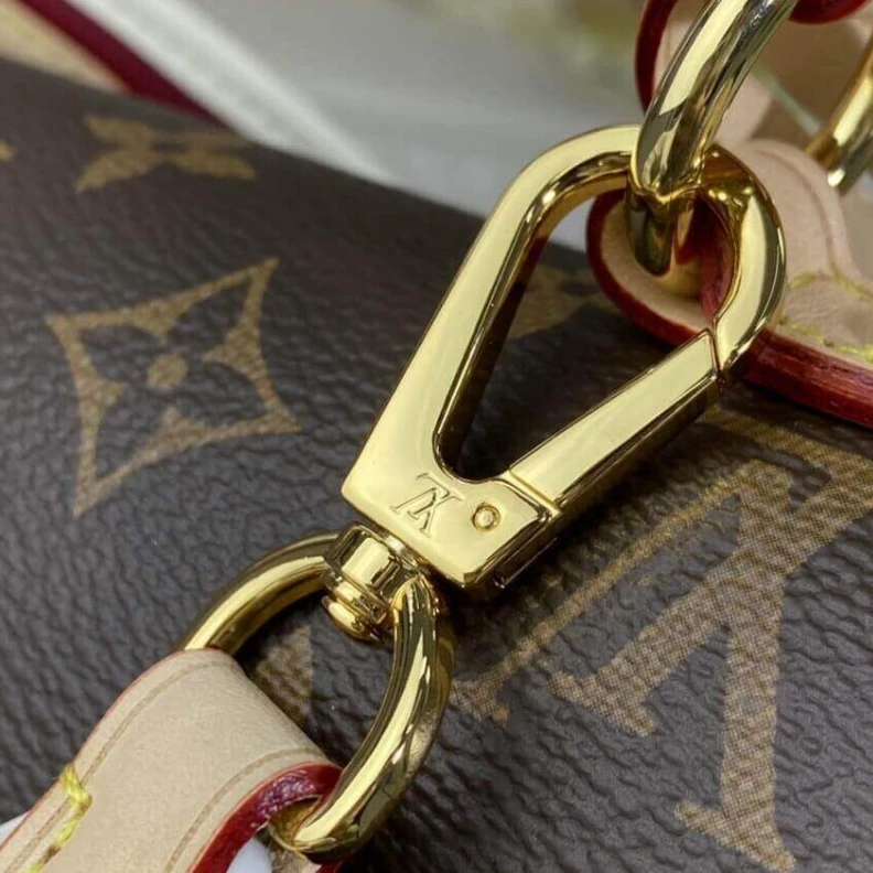 Mythick.ru Inside zi LV Monogram Canvas Cluny BB
