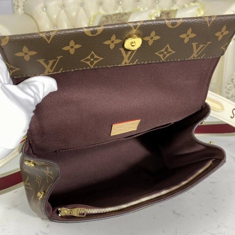 Mythick.ru Inside zi LV Monogram Canvas Cluny BB