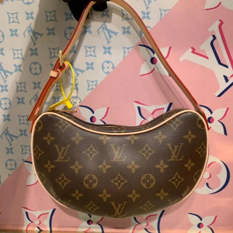 Monogram LV Monogram Canvas Croissant PM Bag