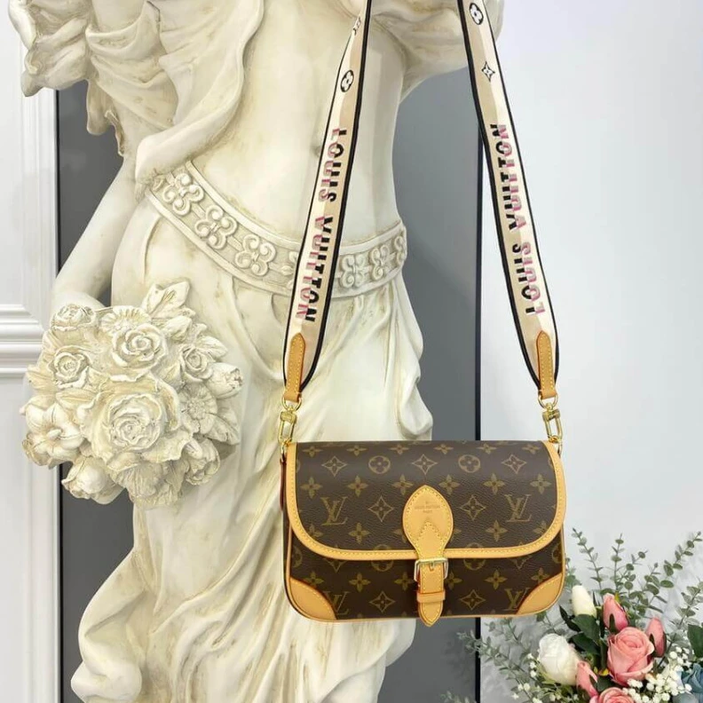 Monogram Louis Vuitton Monogram Canvas Diane Bag
