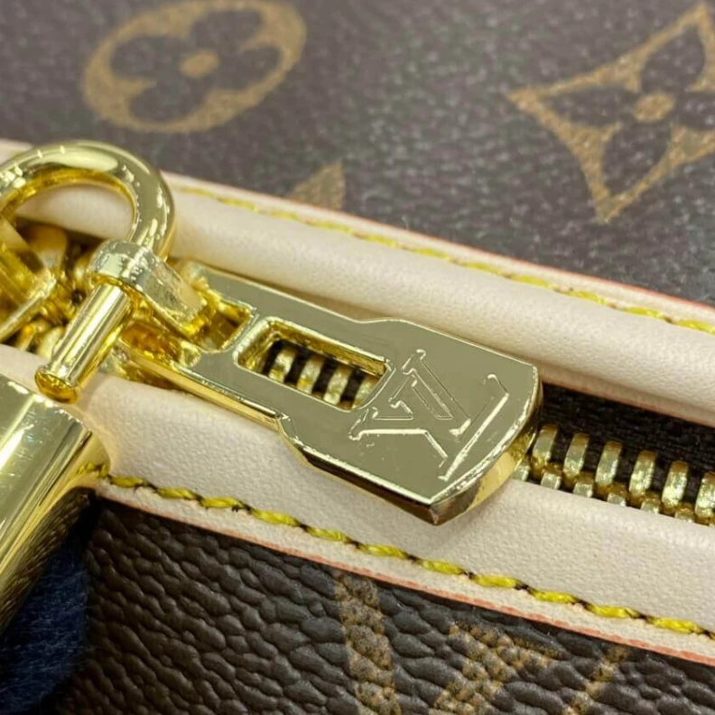 Mythick ru Handle: D LV Monogram Canvas Dog Carrier 50