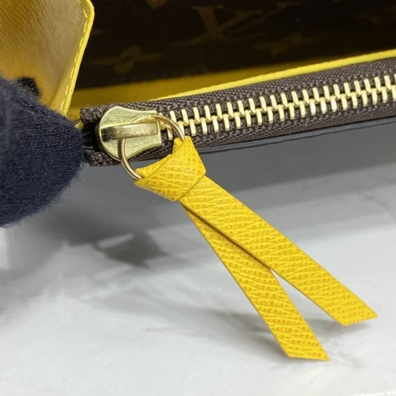 Top lv Pressstud Louis Vuitton Monogram Canvas Emilie Wallet Yellow