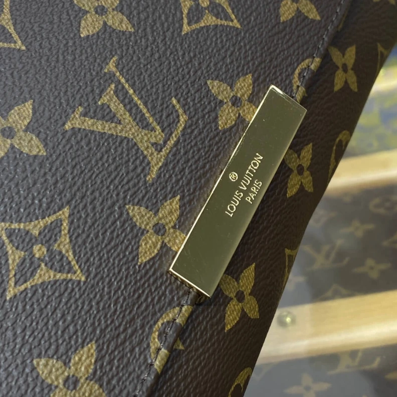 Louis vuitton locations <span><spa Louis Vuitton Monogram Canvas Favorite MM
