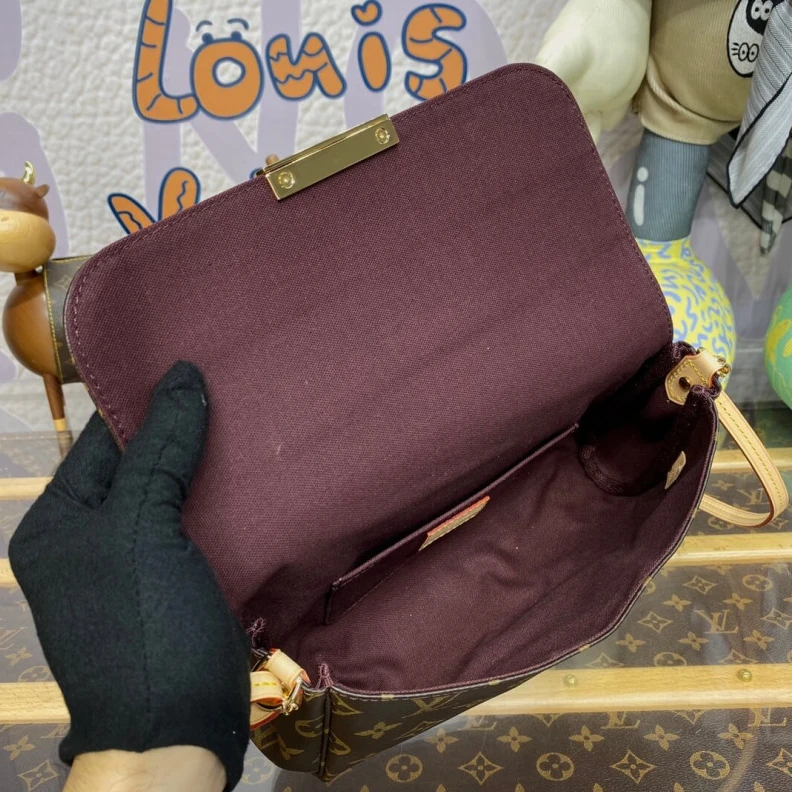 Louis vuitton locations <span><spa Louis Vuitton Monogram Canvas Favorite MM