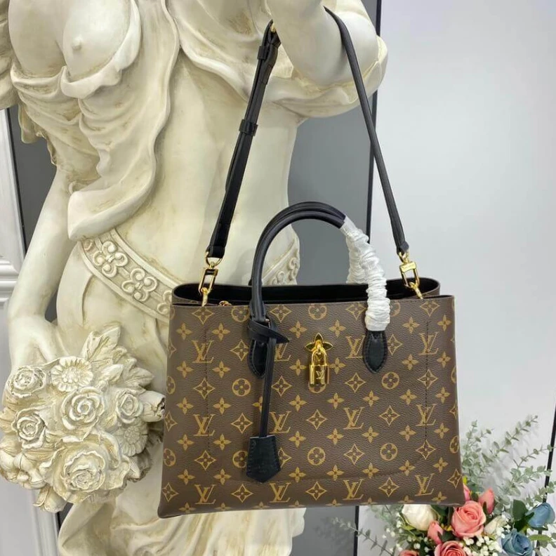 Replica bag 2 flat in Louis Vuitton Monogram Canvas Flower Tote Black