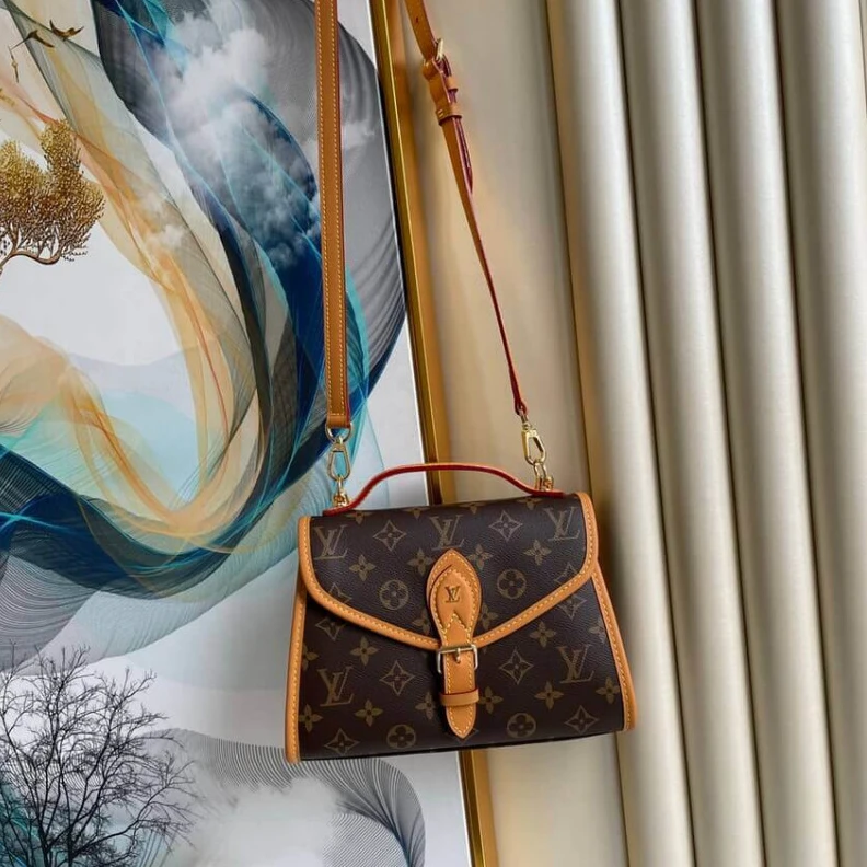 Mythick ru Top handl Louis Vuitton Monogram Canvas Ivy Bag