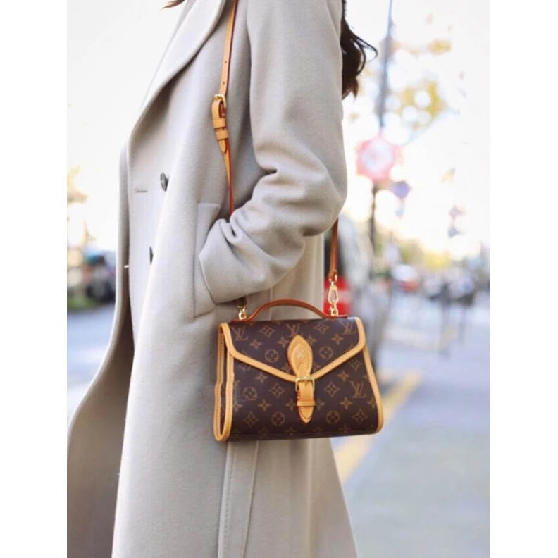 Mythick ru Top handl Louis Vuitton Monogram Canvas Ivy Bag