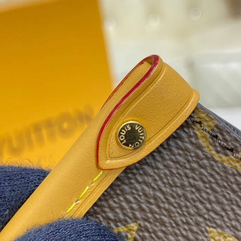 Mythick ru Top handl Louis Vuitton Monogram Canvas Ivy Bag