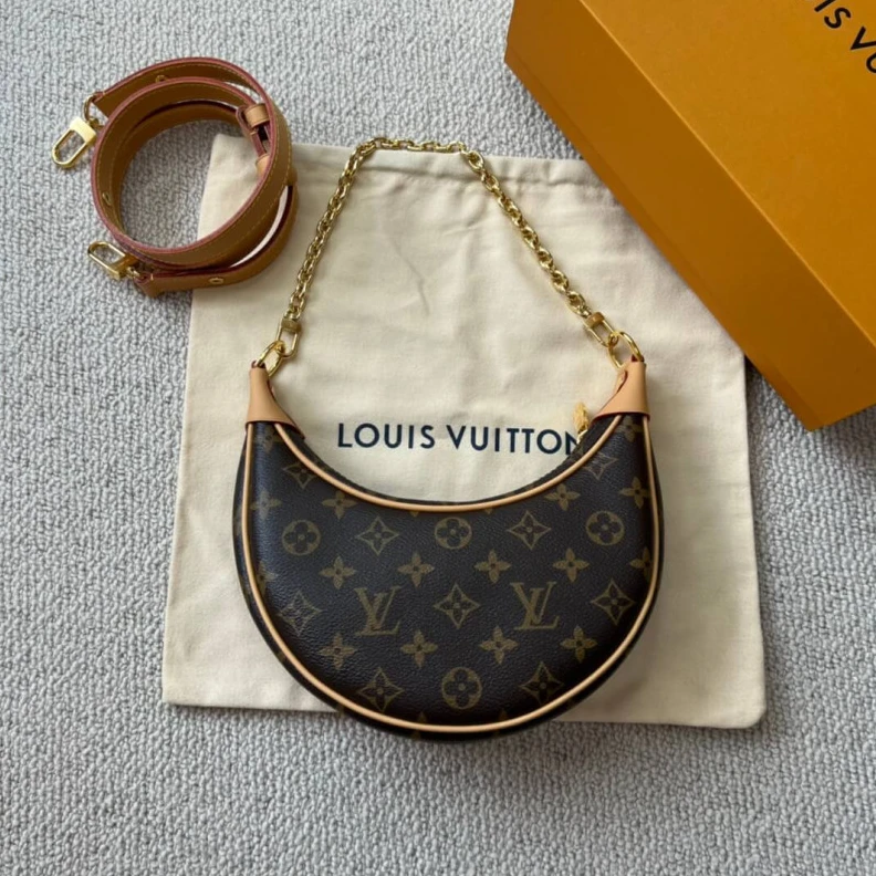 Mythick.ru Strap dro Louis Vuitton Monogram Canvas Loop Bag