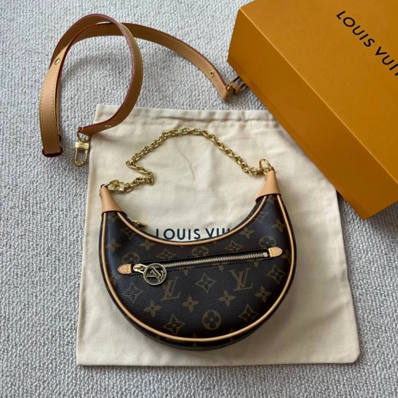 Mythick.ru Strap dro Louis Vuitton Monogram Canvas Loop Bag