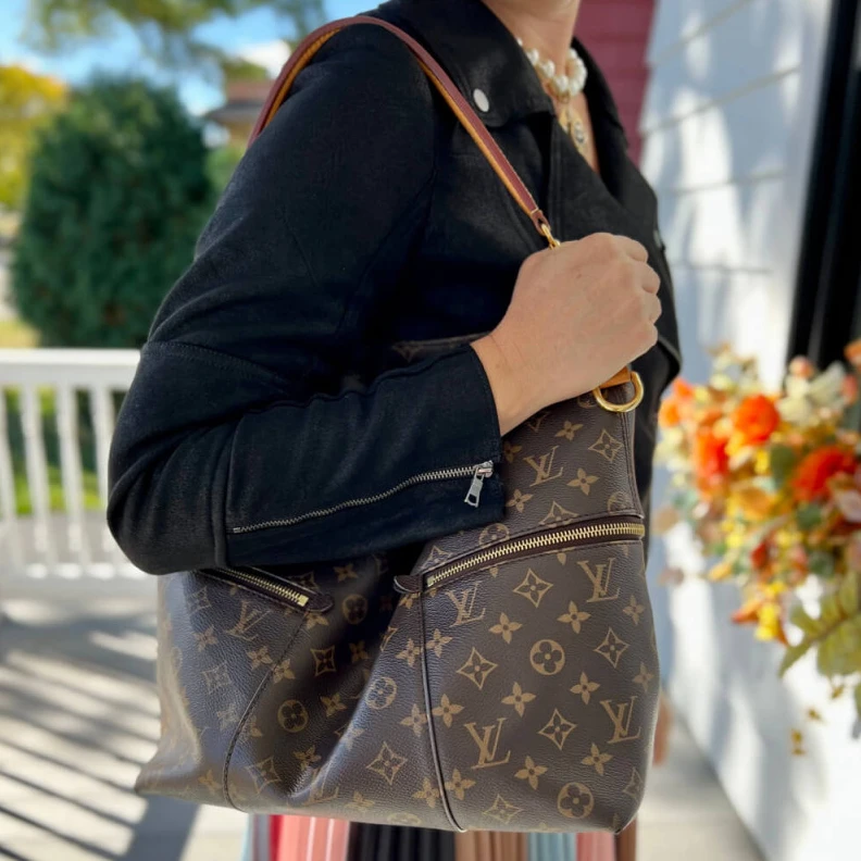 Top lv Customiza LV Monogram Canvas Melie Shoulder Tote Bag