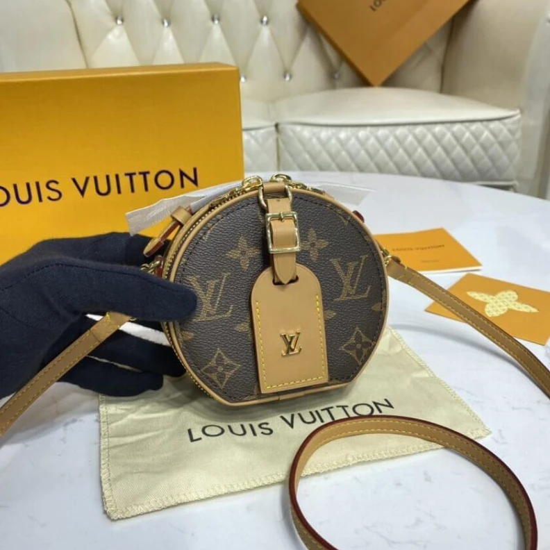 Mythick Belt loop LV Monogram Canvas Mini Boite Chapeau