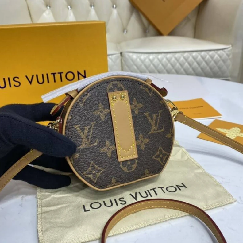 Mythick Belt loop LV Monogram Canvas Mini Boite Chapeau