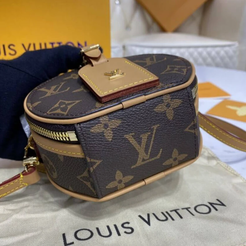 Mythick Belt loop LV Monogram Canvas Mini Boite Chapeau