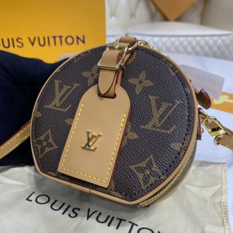 Mythick Belt loop LV Monogram Canvas Mini Boite Chapeau