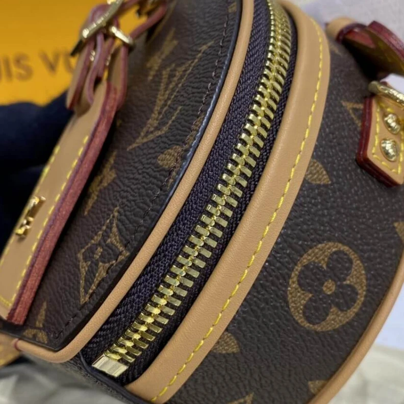 Mythick Belt loop LV Monogram Canvas Mini Boite Chapeau