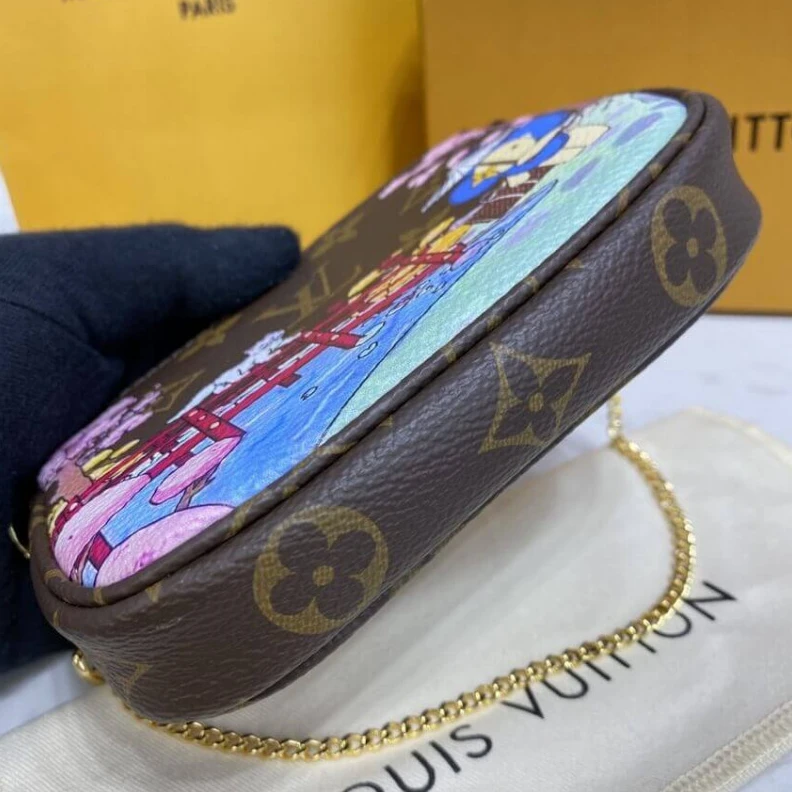 Top lv Chain dro Louis Vuitton Monogram Canvas Mini Pochette Accessoires