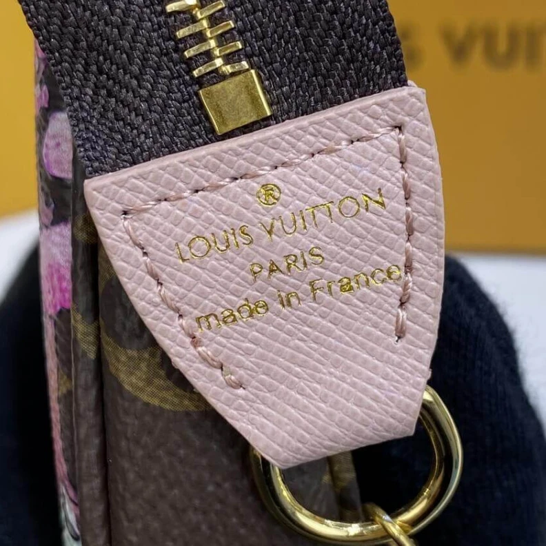 Top lv Chain dro Louis Vuitton Monogram Canvas Mini Pochette Accessoires