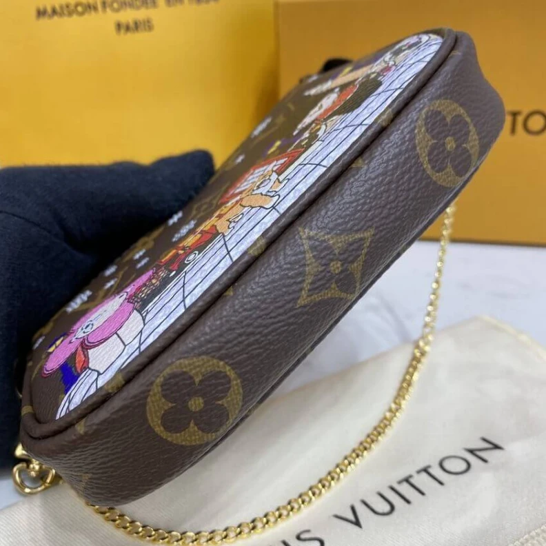 Mythick.ru Microfibe Louis Vuitton Monogram Canvas Mini Pochette Accessoires