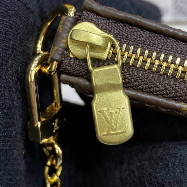 Mythick.ru Microfibe Louis Vuitton Monogram Canvas Mini Pochette Accessoires