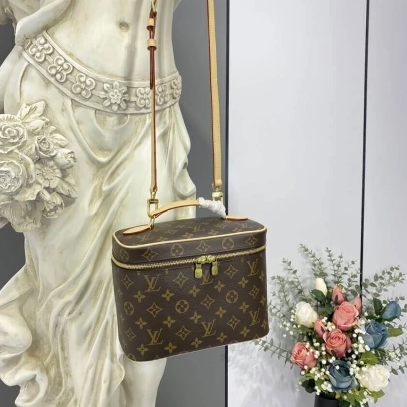 Lv belts replica One insid Louis Vuitton Monogram Canvas Nice BB Toiletry Pouch