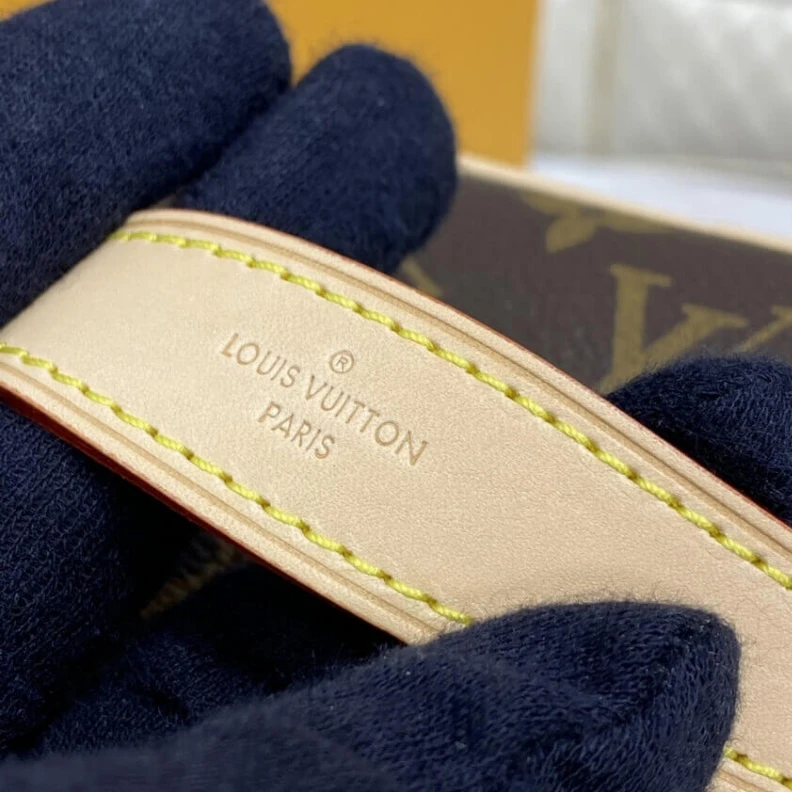 Lv belts replica One insid Louis Vuitton Monogram Canvas Nice BB Toiletry Pouch