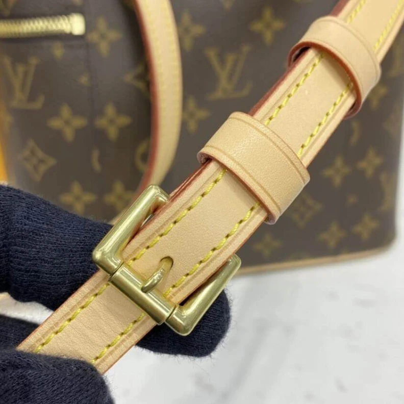 Lv belts replica One insid Louis Vuitton Monogram Canvas Nice BB Toiletry Pouch