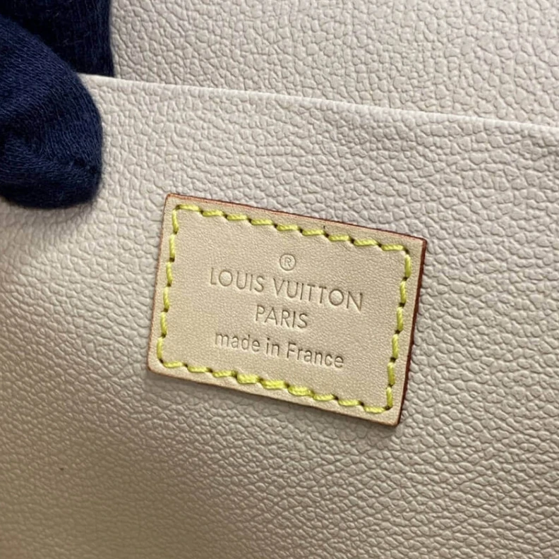 Lv belts replica One insid Louis Vuitton Monogram Canvas Nice BB Toiletry Pouch