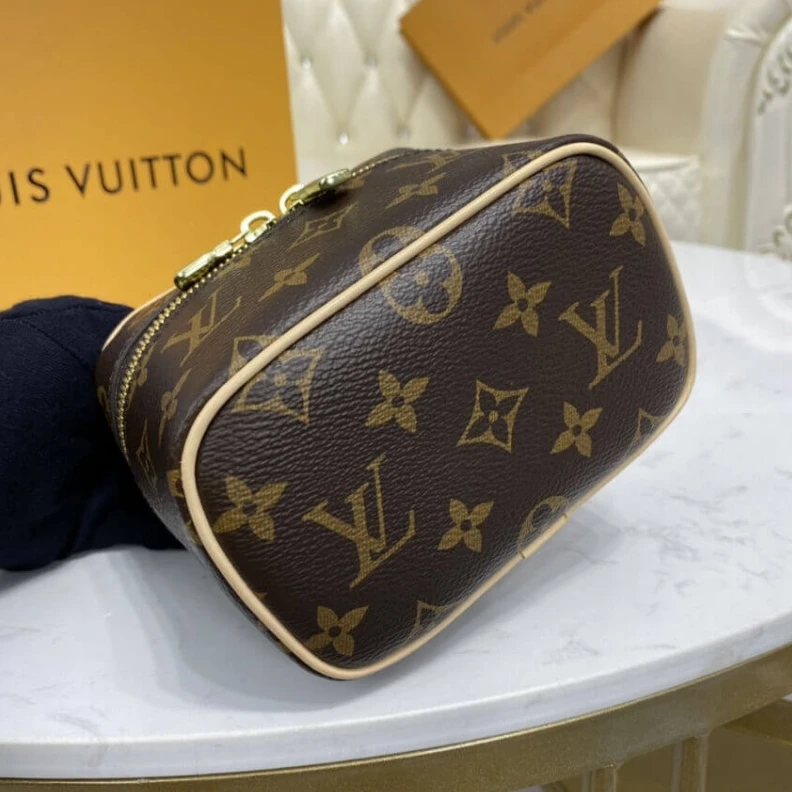 Mythick ru Handle: S LV Monogram Canvas Nice Mano Toiletry Pouch
