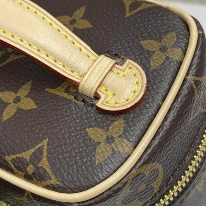 Mythick ru Handle: S LV Monogram Canvas Nice Mano Toiletry Pouch
