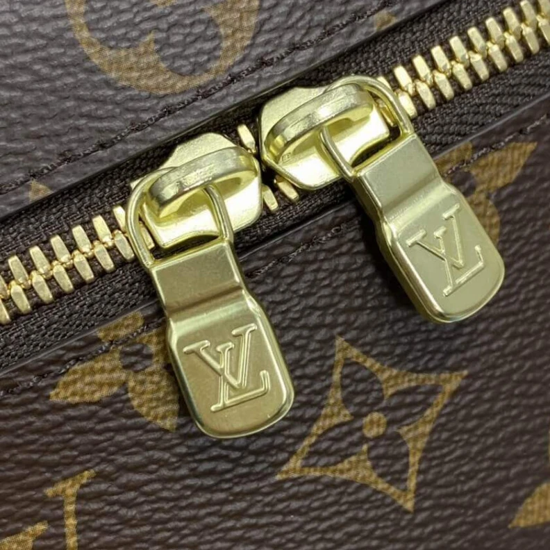 Mythick ru Handle: S LV Monogram Canvas Nice Mano Toiletry Pouch