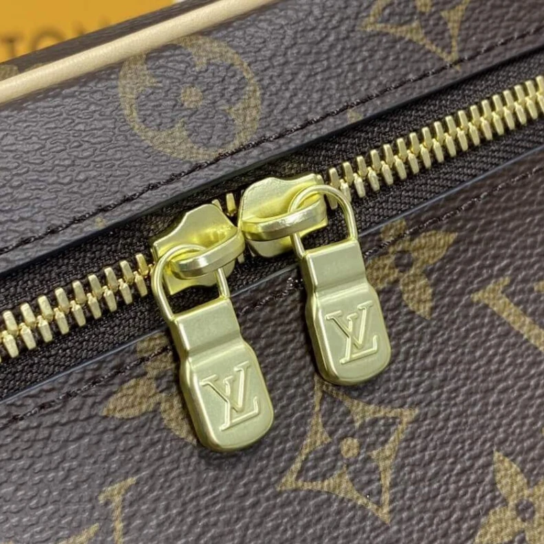 Mythick.ru Monogram LV Monogram Canvas Nice Mini Toiletry Pouch