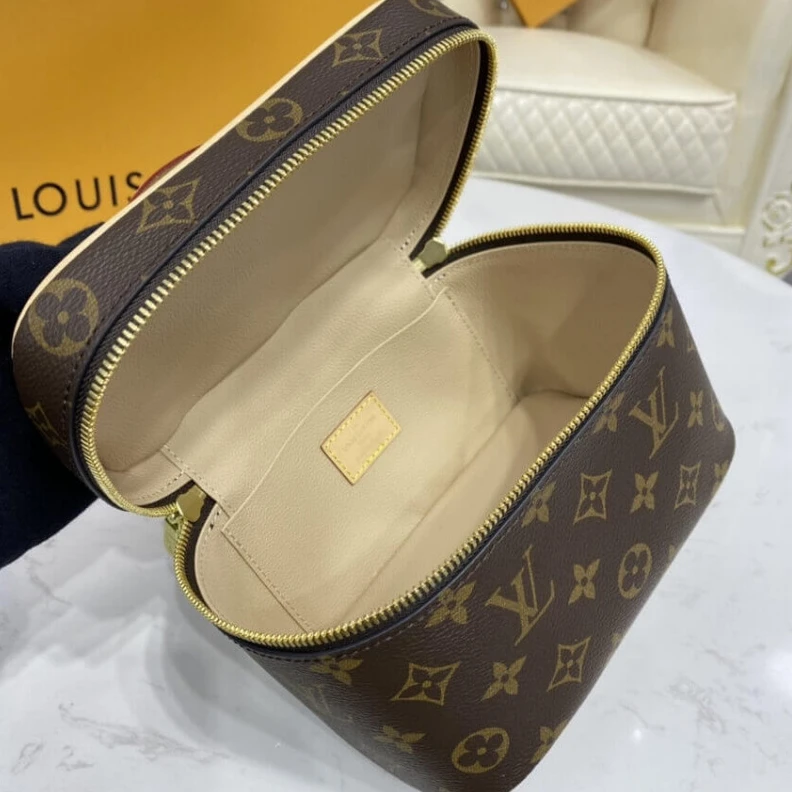 Mythick.ru Monogram LV Monogram Canvas Nice Mini Toiletry Pouch