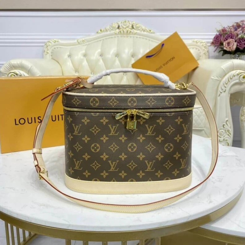 Top lv Mirror an LV Monogram Canvas Nice Toiletry Pouch