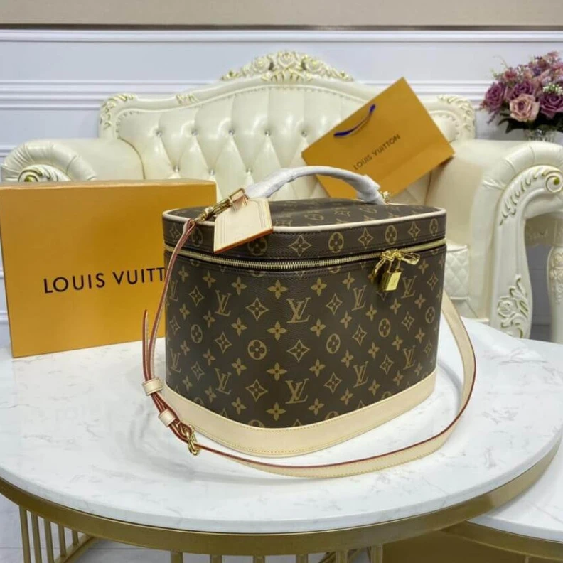 Top lv Mirror an LV Monogram Canvas Nice Toiletry Pouch
