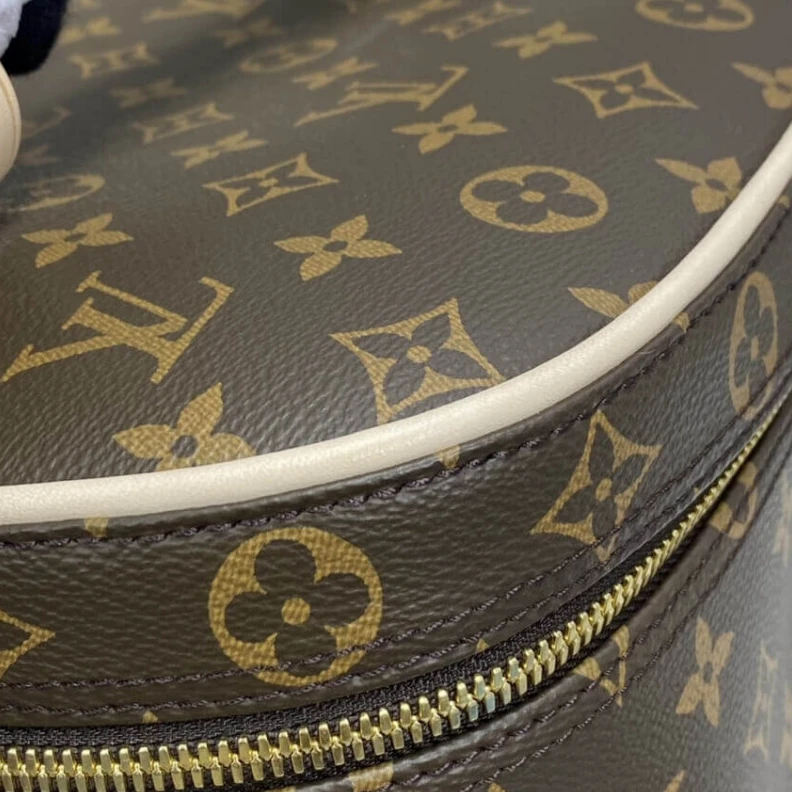 Top lv Mirror an LV Monogram Canvas Nice Toiletry Pouch