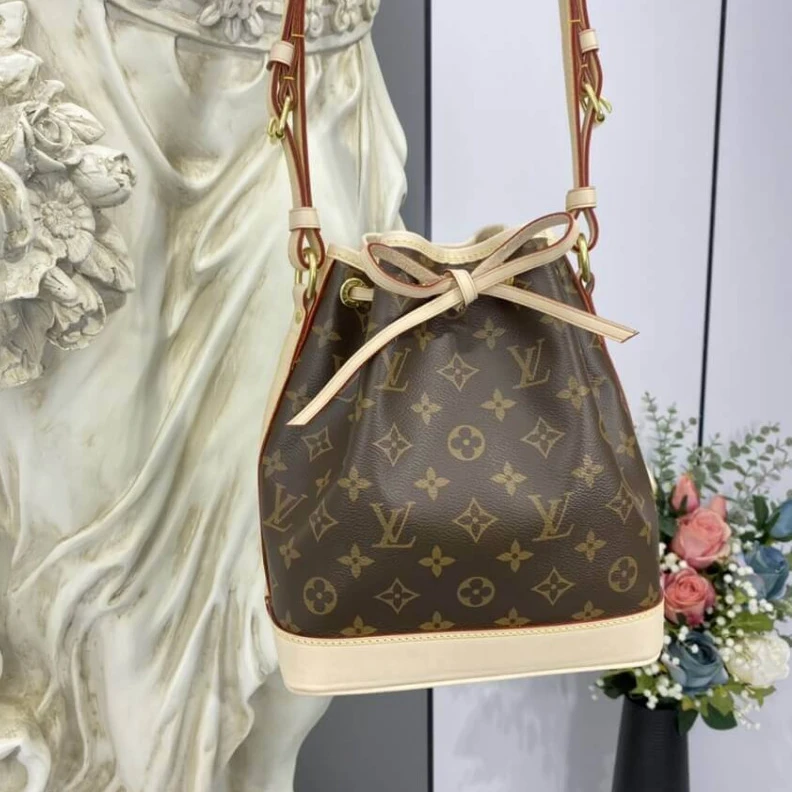 Replica bags Goldcolor Louis Vuitton Monogram Canvas Noe BB