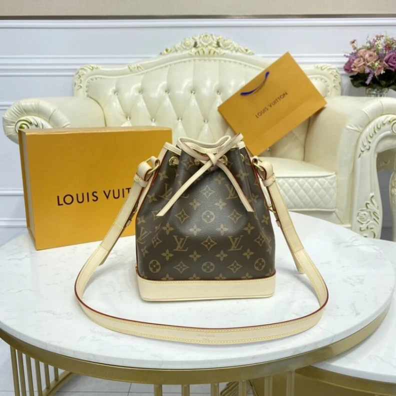 Replica bags Goldcolor Louis Vuitton Monogram Canvas Noe BB