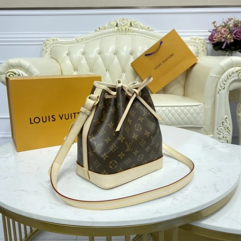Replica bags Goldcolor Louis Vuitton Monogram Canvas Noe BB
