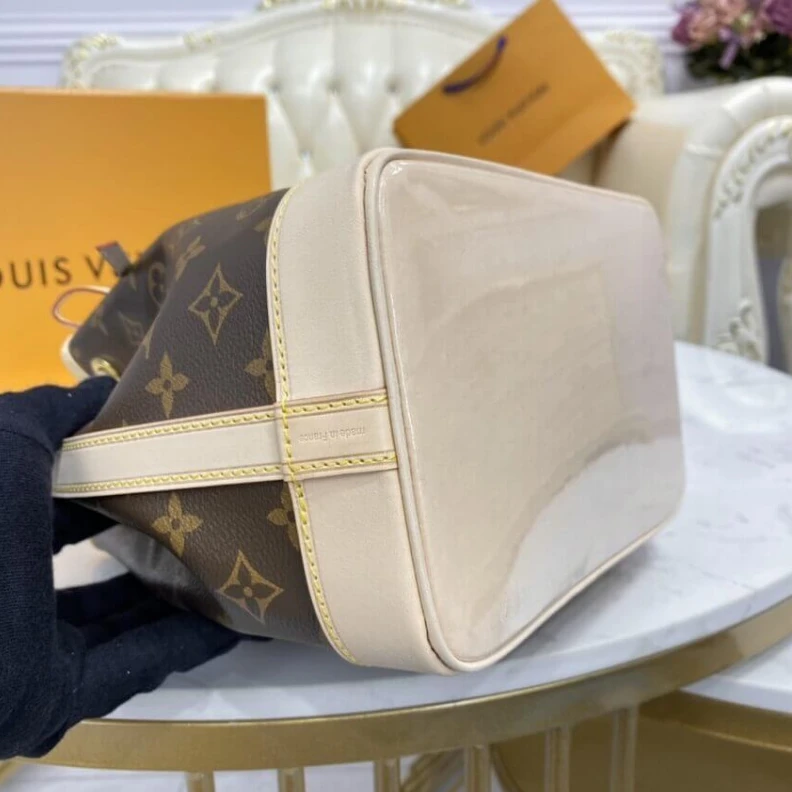 Replica bags Goldcolor Louis Vuitton Monogram Canvas Noe BB