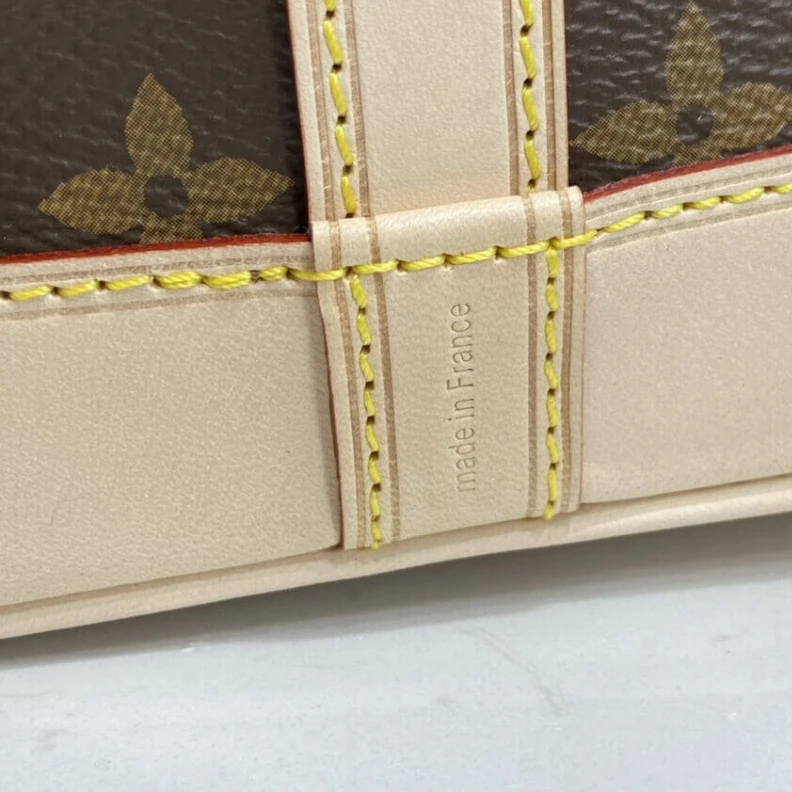 Replica bags Goldcolor Louis Vuitton Monogram Canvas Noe BB