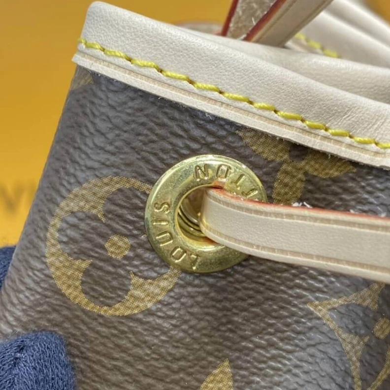 Replica bags Goldcolor Louis Vuitton Monogram Canvas Noe BB