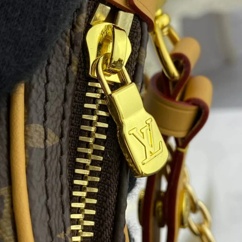 Replica bag Monogram Louis Vuitton Monogram Canvas Odeo Hobo Bag