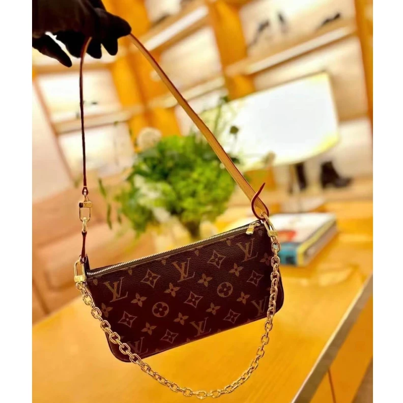 Mythick.ru Monogram Louis Vuitton Monogram Canvas Pochette Accessoires