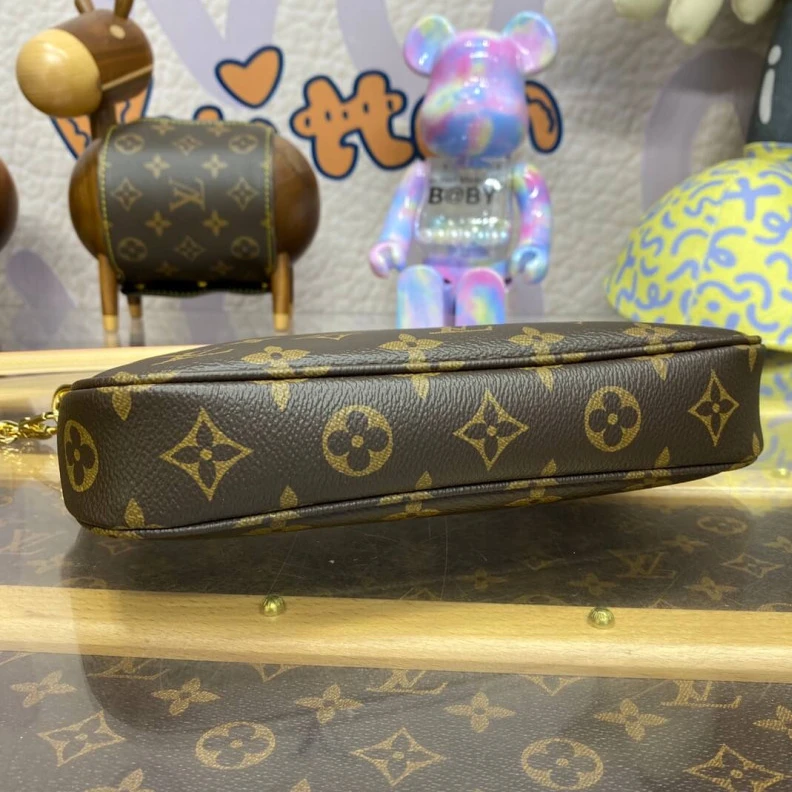 Mythick.ru Monogram Louis Vuitton Monogram Canvas Pochette Accessoires